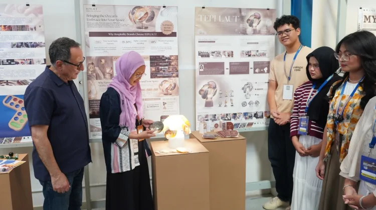 ITS-Curtin University Foster Collaboration Through Upcycling Design Exhibition