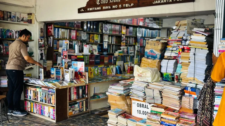 Kwitang Remains Jakarta’s Iconic Book Market Despite Digital Shift