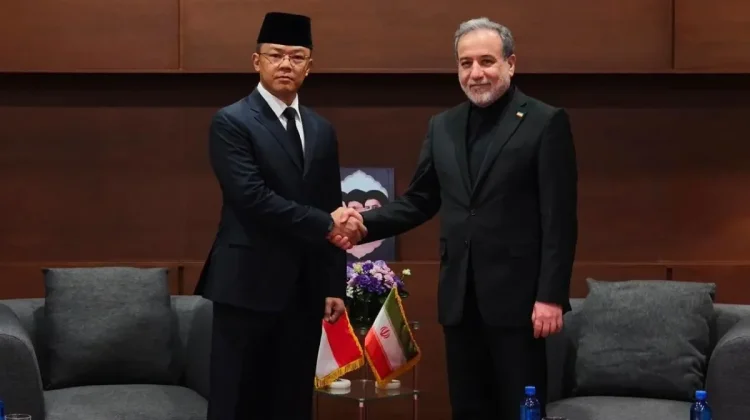 Indonesia, Iran Foreign Ministers Hold Strategic Talks in Mashhad