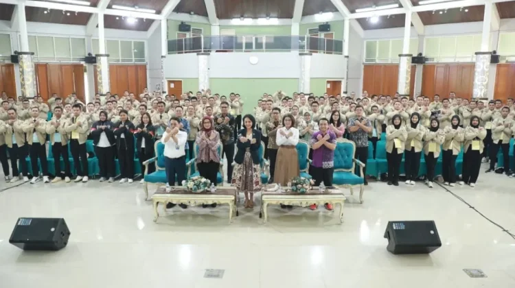 Indonesia Urges Discipline, Professionalism for Migrant Workers Bound Abroad