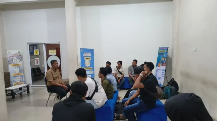 BP3MI Riau Repatriates 11 Undocumented Migrant Workers from Malaysia