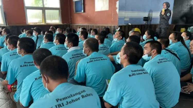 Indonesia Repatriates 90 Migrant Workers Ahead of Independence Day