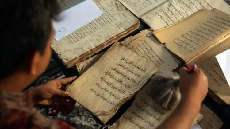 Trenggalek Educator Preserves Rare 19th-Century Islamic Manuscripts