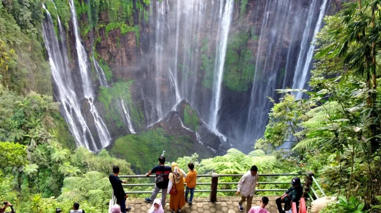 Tumpak Sewu Waterfall Boosts Foreign Tourist Arrivals in Lumajang