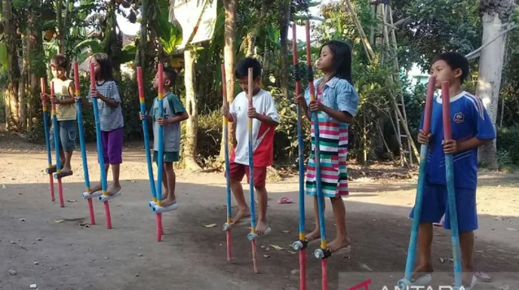 Indonesia Promotes Traditional Games to Curb Gadget Use