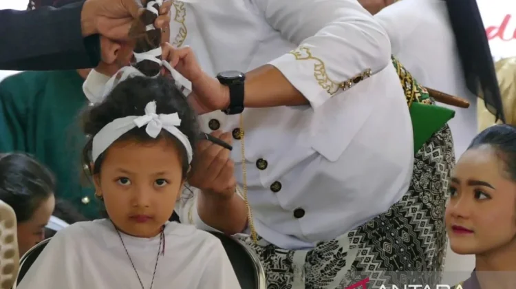 Dieng Gimbal Haircut Tradition Preserved