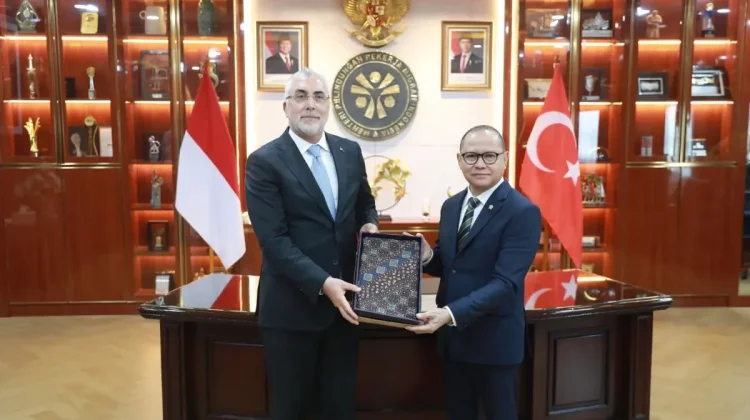 Indonesia and Turkey Explore Stronger Protection for Migrant Workers