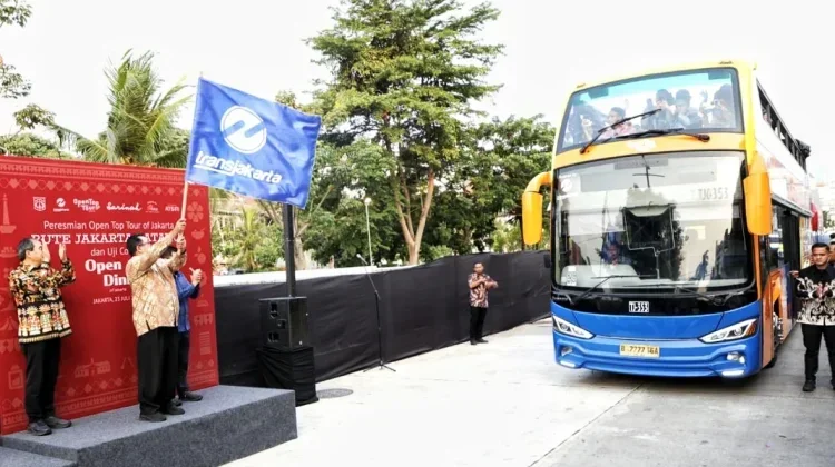Transjakarta Launches New Jakarta Batavia Open-Top Tour Route