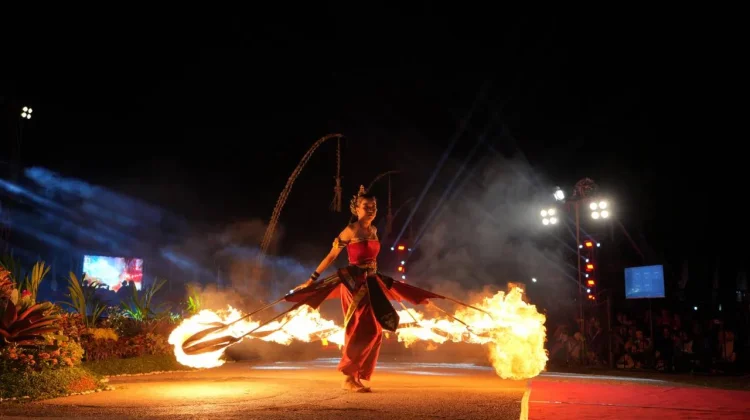 Klaten Lurik Night Carnival 2026 Promotes Local Handwoven Fabric
