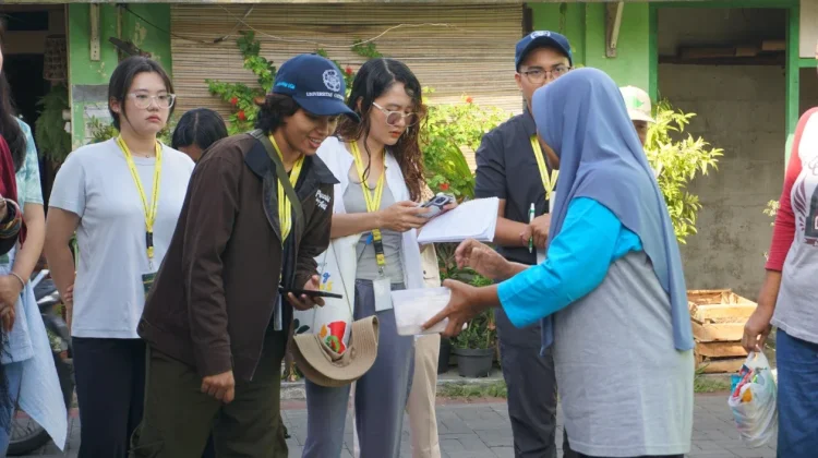 Global Students Experience Community-Based Waste Solutions in Yogyakarta