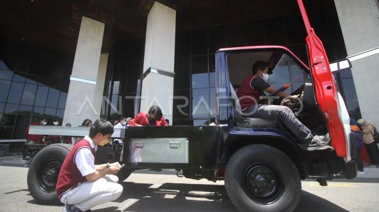 Automotive Manufacturers Urged to Accelerate Development of Electric Truck