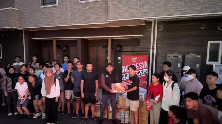 Indonesian Embassy Delivers Earthquake Aid to Citizens in Kumamoto