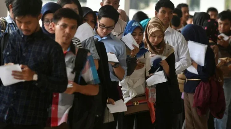 Indonesia Faces High Working-Age Unemployment Amid Skills Mismatch