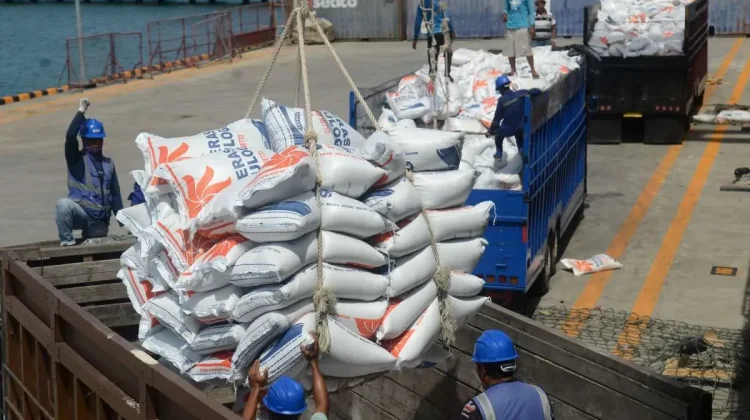 Indonesia Marks Independence Anniversary with Rice Export to Malaysia