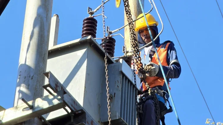 Power, Communications Recovery Continues in Flores