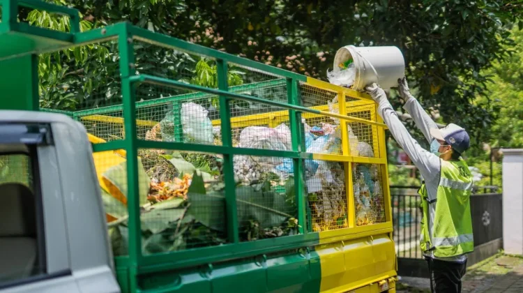 Nestlé Asia Pacific Studies Banyuwangi’s Circular Waste System