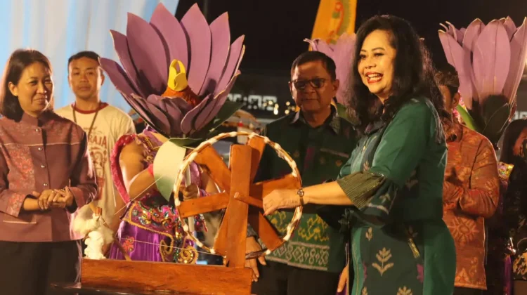 Buleleng Launches Signature Tunjung Ungu Endek Woven Motif