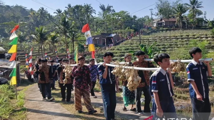 Temanggung Proposes Sadranan Kupat Sewu as Cultural Heritage