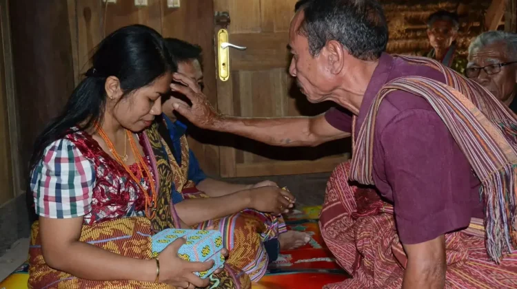 Etu Bani Tradition, Expression of Devotion by Daughters-in-Law to Husband's Family