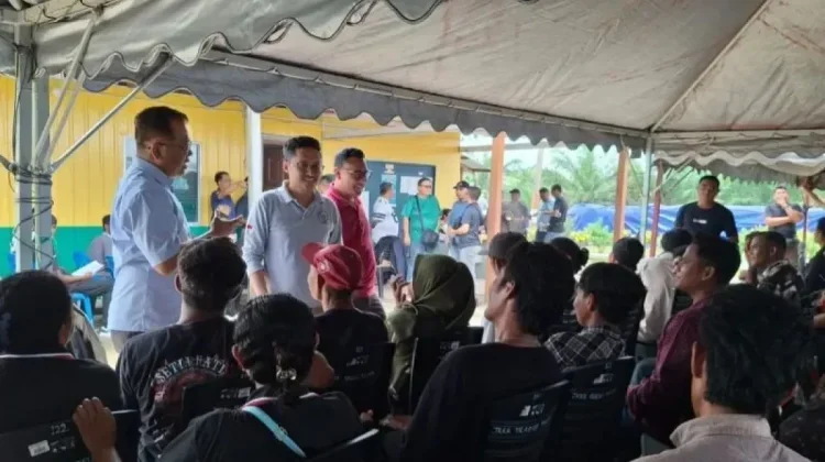 KJRI in Kuching Brings Immigration, Consular Services to Palm Oil Plantation