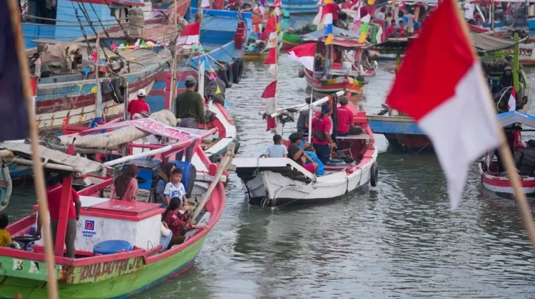 Jakarta’s Kalibaru Festival Highlights Community Unity with Carnival, Boat Parade