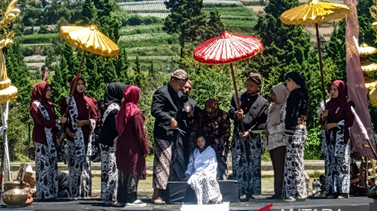 Dieng Culture Festival Showcases Sacred Dreadlocks Ritual