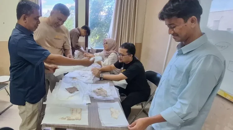 BRIN-UIN Ar-Raniry Develop Portable Model to Preserve Flood-Damaged Manuscripts