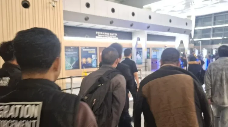 Indonesia Deports Five Chinese Nationals Over Illegal Australia Transit