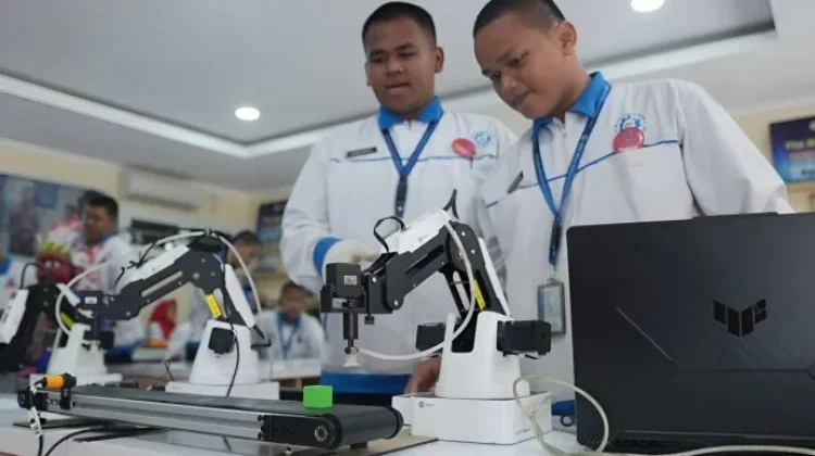 SMK Go Global Prepares Graduates for International Labor Markets