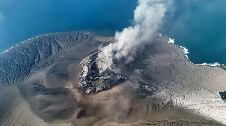 Mount Anak Krakatau Eruption Ends, Level III Alert Remains