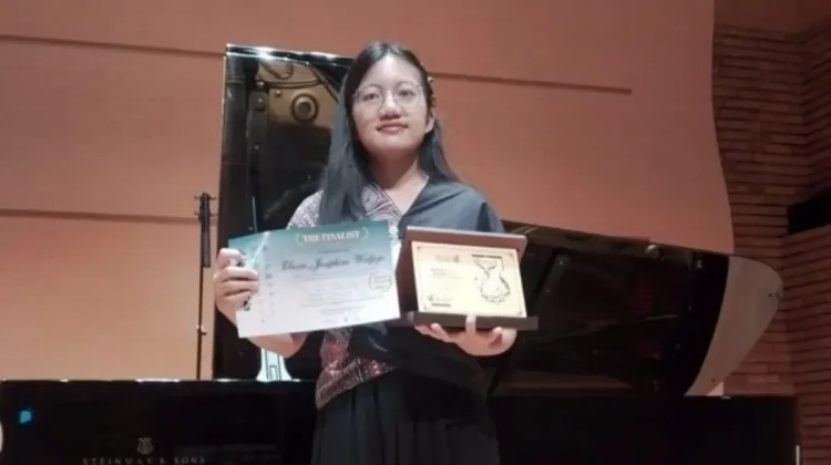 UI Student Wins Platinum Award at International Piano Competition