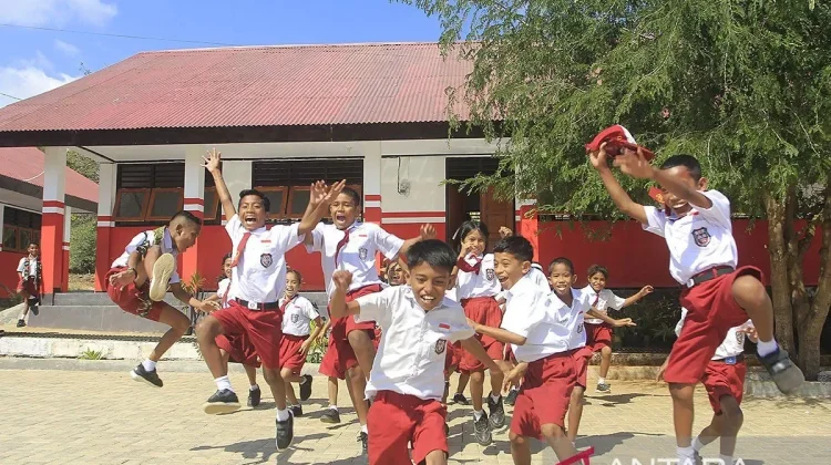 Ministry Revitalizes 1,488 Schools in East Nusa Tenggara