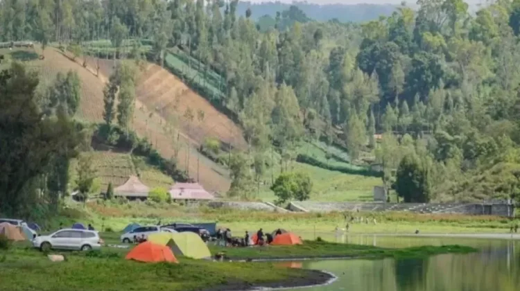 Ranu Regulo Remains Open Amid Bromo Wildfire Precautions