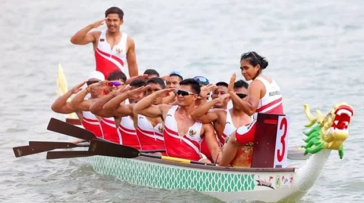 Dragon Boat Squad Overcomes Financial Setback to Target World Glory