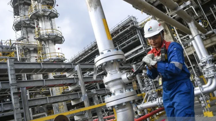 Dubai Firm Commits USD 200 Million for Jepara Mini-Refinery