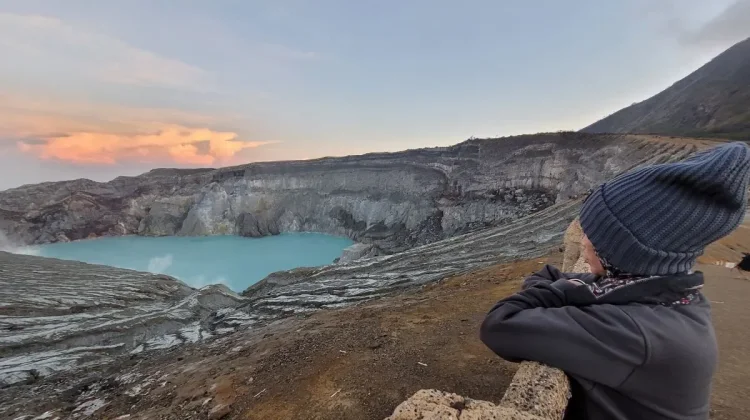 Ijen Crater Remains Closed Despite Wildfire Being Extinguished