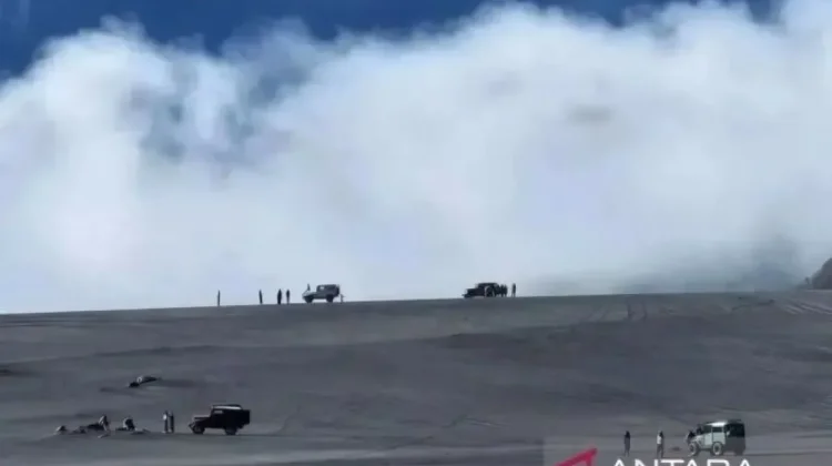 Mount Bromo Reopens After Wildfire Safety Review