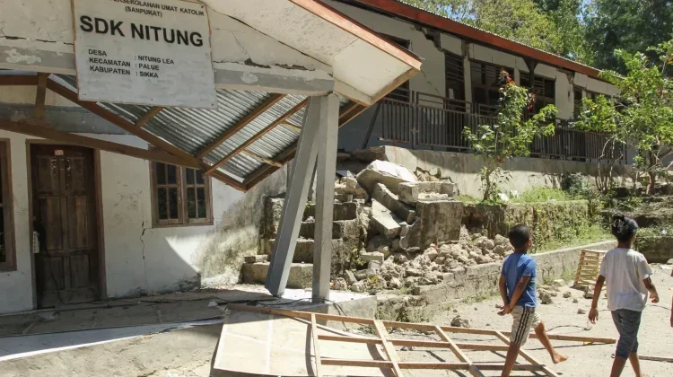 Restore Education in NTT, Government to Revitalize 1,487 Disaster-Hit Schools