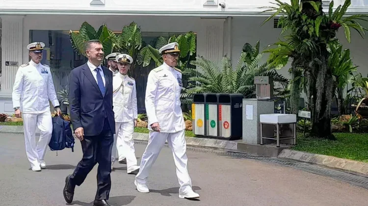 President Prabowo Receives Italian Navy Delegation After Garibaldi Handover