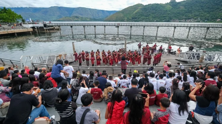 Toba Caldera Culture Festival Celebrates Heritage and Choral Arts
