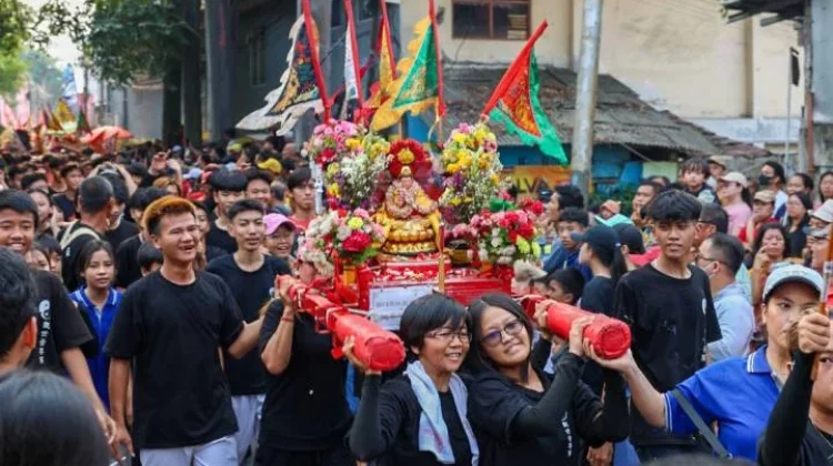 Thousands Join Seven-Yearly Peranakan Cultural Parade in Tangerang