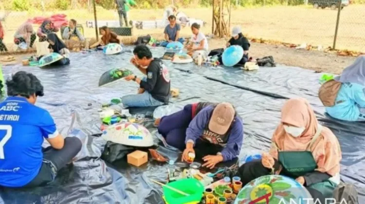 Tudung Saji Painting Promotes Bangka Belitung Cultural Heritage