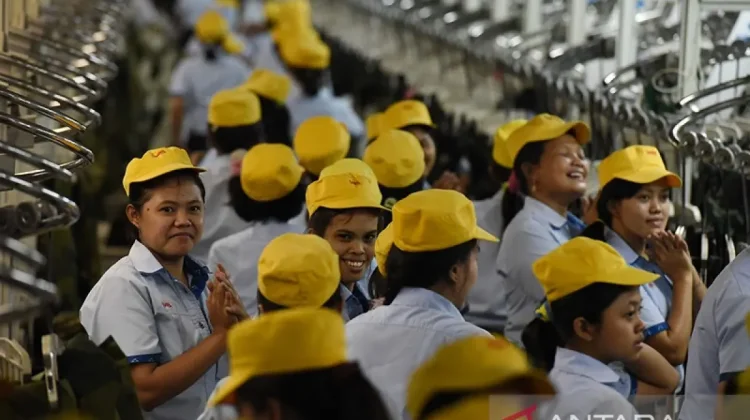 House Approves Labor Protection Bill