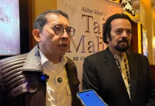 Love, History and Diplomacy Shine in Taj Mahal Premiere