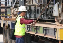 Govt Tightens Foreign Worker Regulations in Indonesia