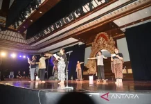 Kawiya Community Transforms Social Criticism into Balinese Art Theater