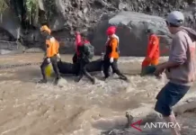 SAR Team Finds Two Bodies After Merapi Cold Lava