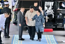 President Prabowo Welcomes Former President Megawati at State Palace