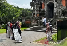 TMII Hosts Cultural Parade and Kecak Dance to Entertain Visitors