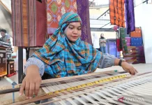 Lombok-Bali Textiles Set for International Debut in Australia